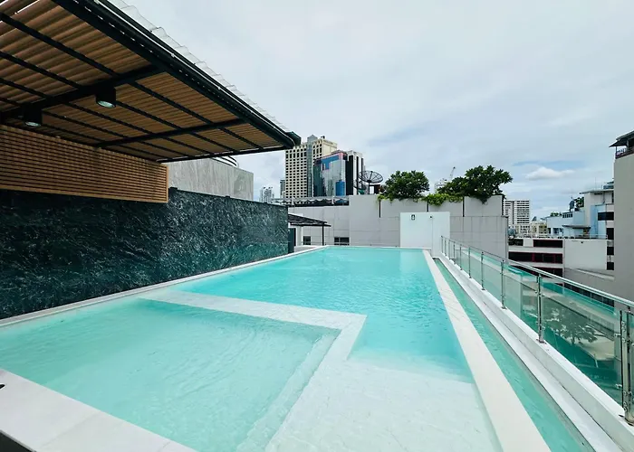 6th Avenue Sukhumvit Bkk 409 Bts Asoke Nana Mrt Sukhumvit *