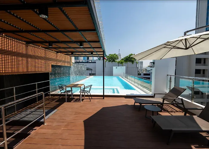 6th Avenue Sukhumvit Bkk 409 Bts Asoke Nana Mrt Sukhumvit *