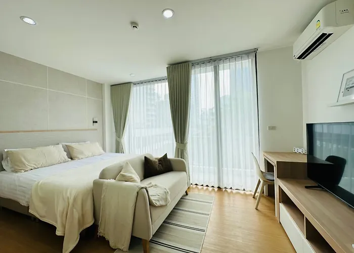 6th Avenue Sukhumvit Bkk 409 Bts Asoke Nana Mrt Sukhumvit