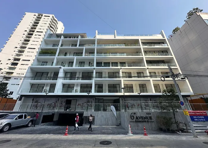 6th Avenue Sukhumvit Bkk 409 Bts Asoke Nana Mrt Sukhumvit アパート