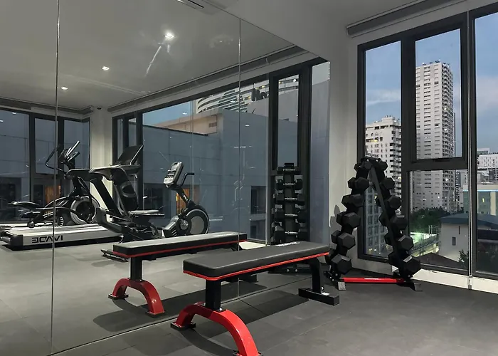 6th Avenue Sukhumvit Bkk 409 Bts Asoke Nana Mrt Sukhumvit バンコク都
